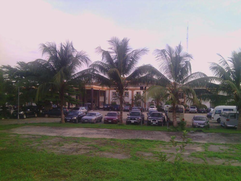 Tiffany Hotel And Towers Imogwu-Agwa Экстерьер фото
